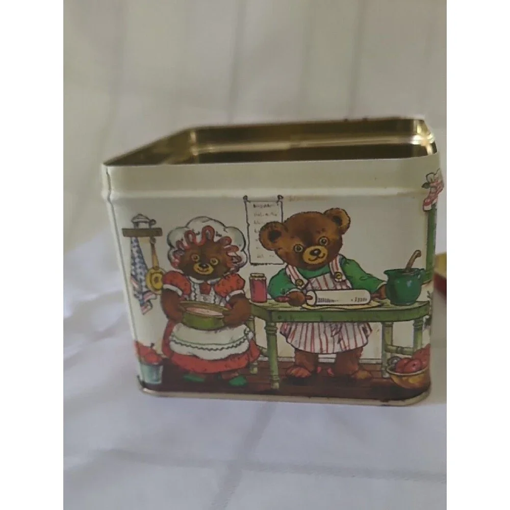 Unbranded charming collectible